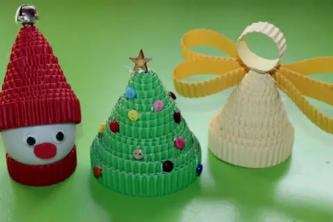 Ozdoby świąteczne DIY z papieru: Stwórz eko magię krok po kroku