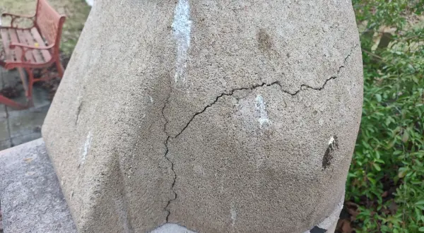 Grill betonowy pękł? Sprawdź, czym skleić i jak naprawić trwale
