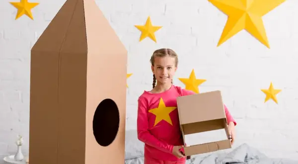 Jak zrobić rakietę z kartonu? Prosty poradnik DIY dla rodziny