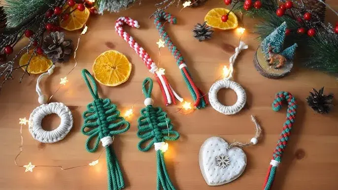 Makramowe ozdoby choinkowe DIY: Upleć magię świąt krok po kroku!