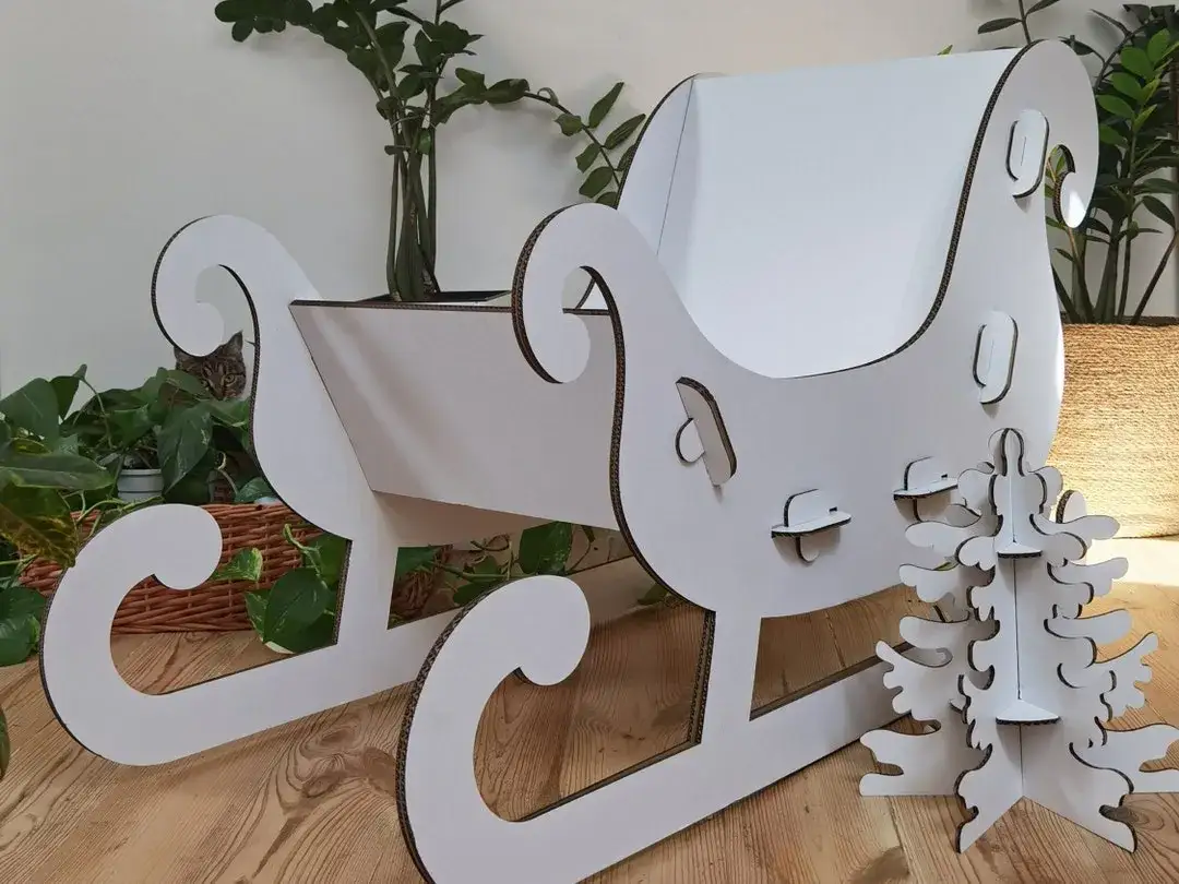 kartonowe sanie Mikołaja r&oacute;żne style dekoracji